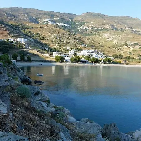 Appartement One Bedroom At Ormos Kardianis 60 M Away From The Beach With Sea View Furnished Terrace And Wifi Tínos