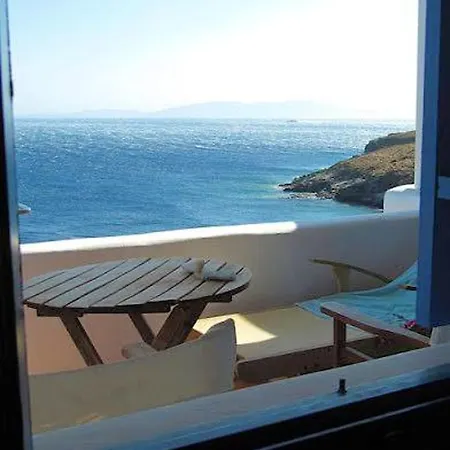Apartment Seaside Ormos Kardianis Apartment: Beach View & Wi-fi Tinos