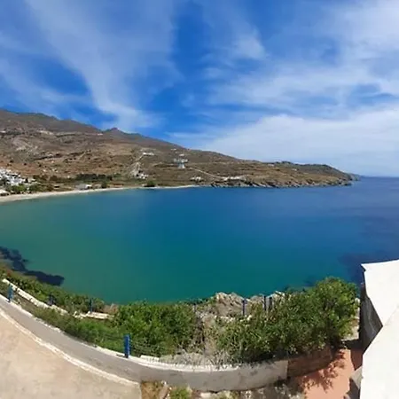 Seaside Ormos Kardianis Apartment: Beach View & Wi-fi Apartment Tinos