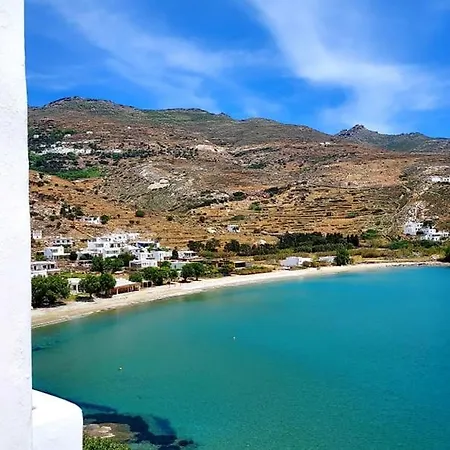Apartment Seaside Ormos Kardianis Apartment: Beach View & Wi-fi Tinos
